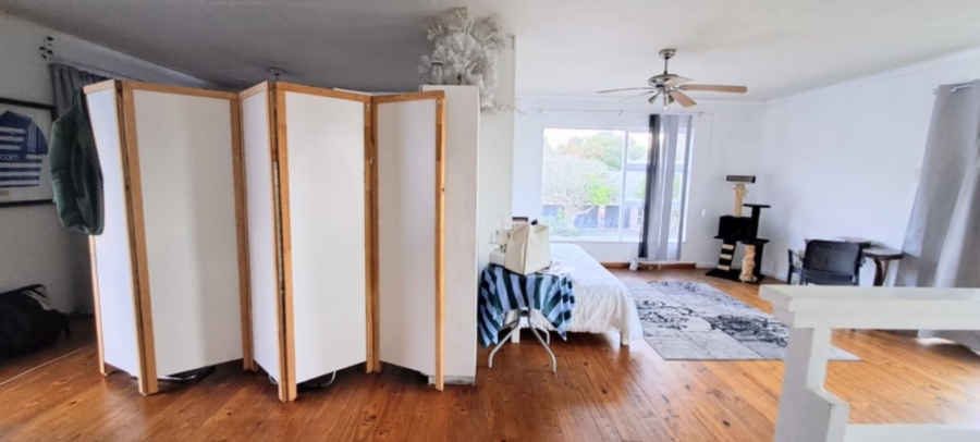 4 Bedroom Property for Sale in Sandbaai Western Cape